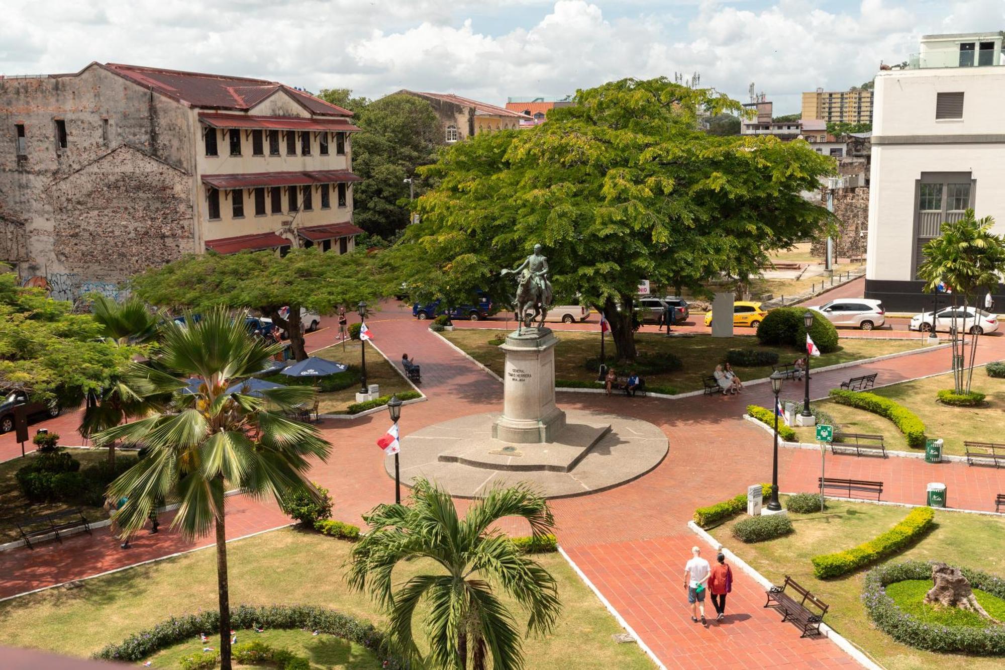 Hotel Plaza Herrera Panama City Exterior photo
